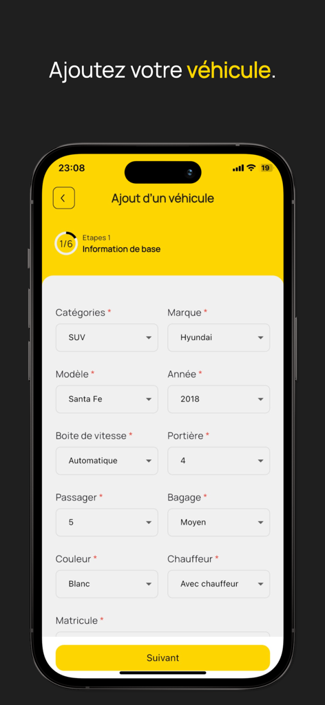 P2P 공유를 위해 차량을 추가하고 등록하는 양식을 표시하는 Loobv 앱의 모바일 화면