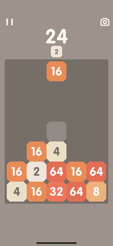 2048 Bricks - Captura de pantalla de la jugabilidad de 2048 Bricks mostrando casillas numeradas fusionándose en una cuadrícula