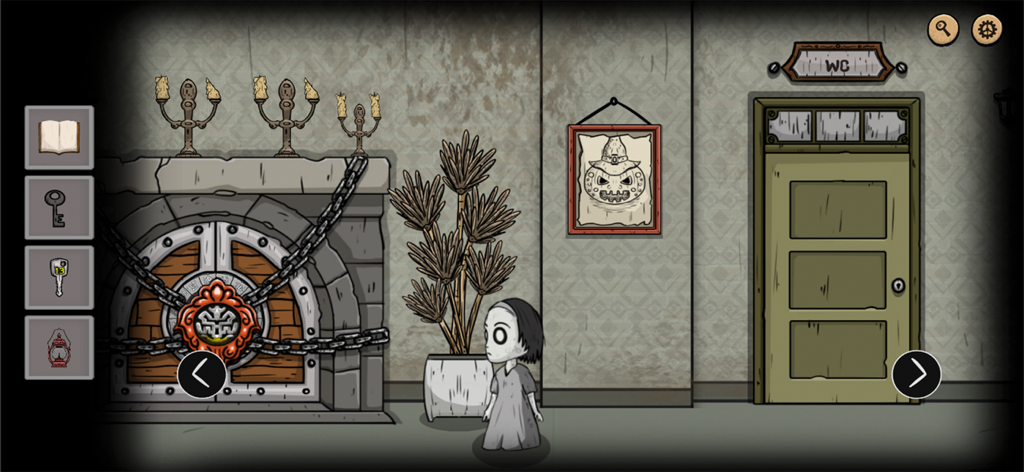 Un personaje explora una misteriosa habitación con una chimenea encadenada y objetos ocultos en The Enigma Mansion