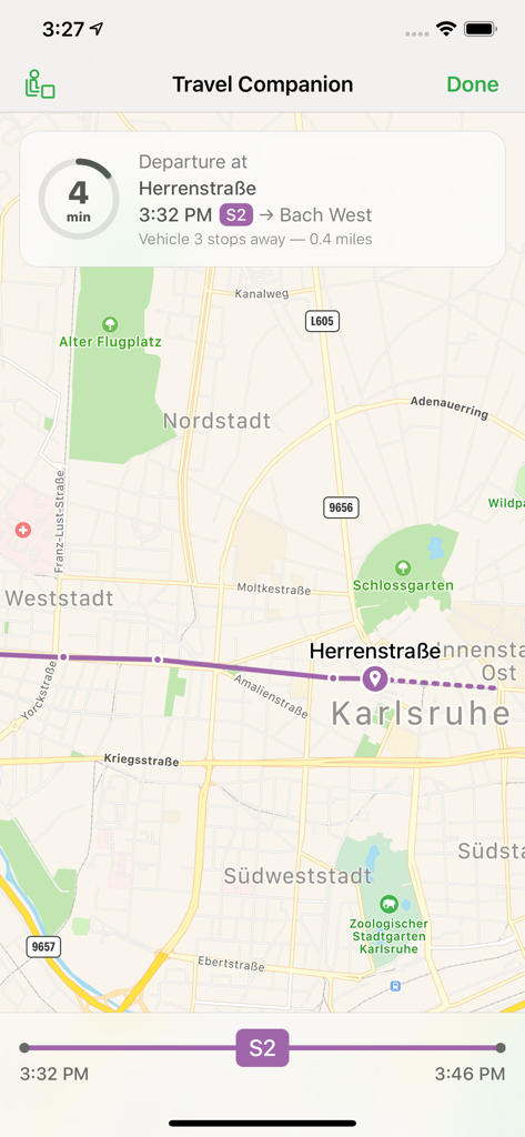 Pantalla del compañero de viaje en tiempo real que muestra un mapa de Karlsruhe con información de salidas de tranvía en vivo y cuenta regresiva