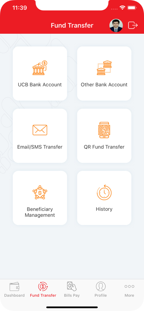 Pantalla de transferencia de fondos de UCB Unet que muestra opciones para cuentas bancarias y pagos QR