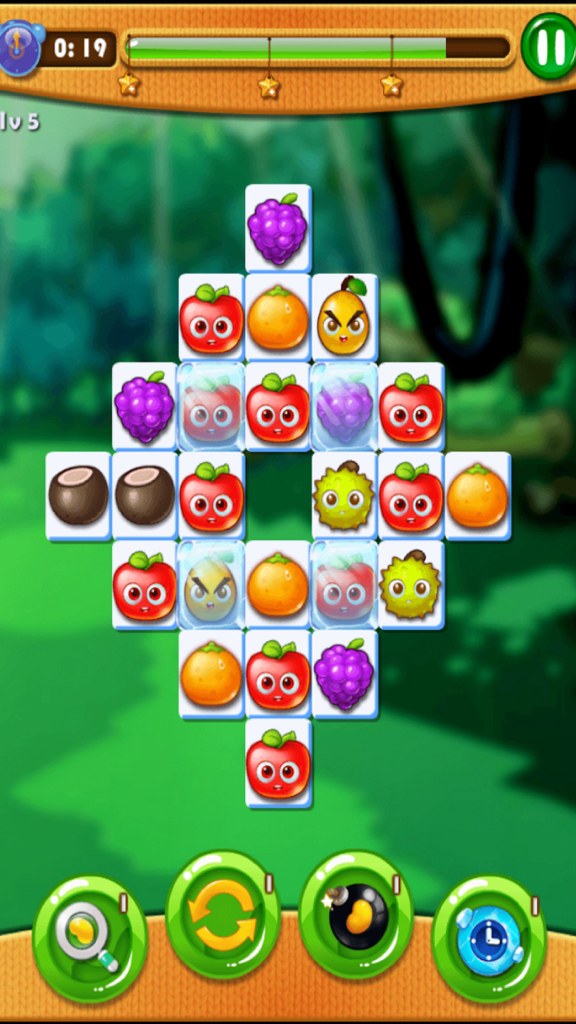 Fruit Link Blast World - Un écran de jeu mobile de puzzle coloré avec des tuiles de fruits mignonnes comme des pommes et des raisins sur fond vert