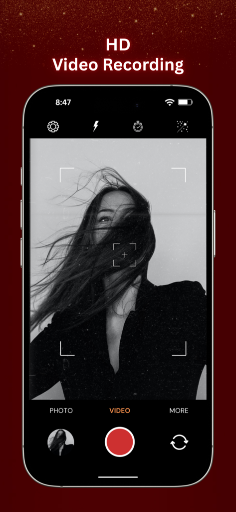 HD Camera Pro Selfie Camera - Interfaz de la aplicación Cámara Selfie HD Pro mostrando el modo de grabación de video HD con un filtro artístico en blanco y negro aplicado a un retrato.