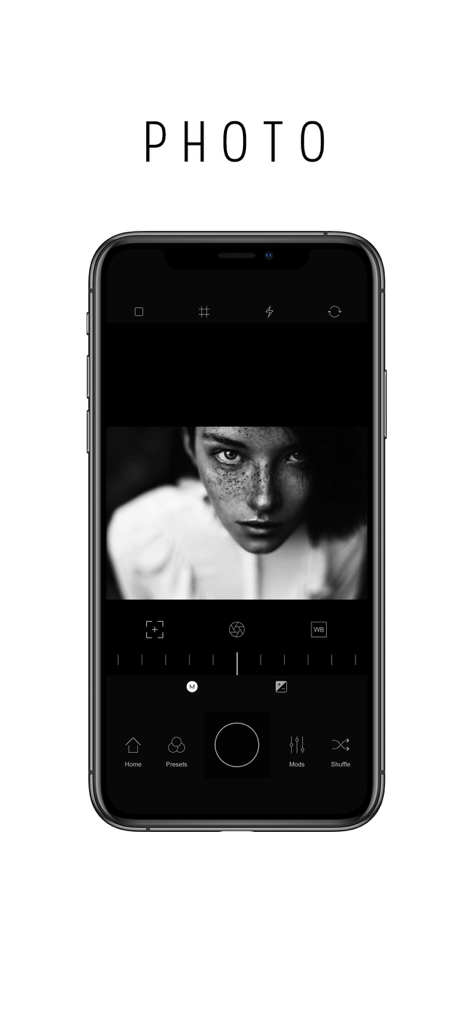 Blackie - Interfaz de cámara manual de la aplicación Blackie con un retrato en blanco y negro