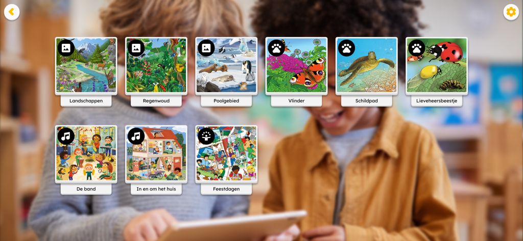 Rolf Connect - Hauptmenü der Rolf Connect App mit verschiedenen Kategorien von Lernpuzzles wie Regenwald und Tiere