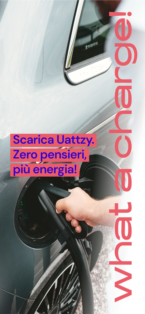 Uattzy – Stazioni di ricarica - Una persona collega un cavo di ricarica a un'auto elettrica