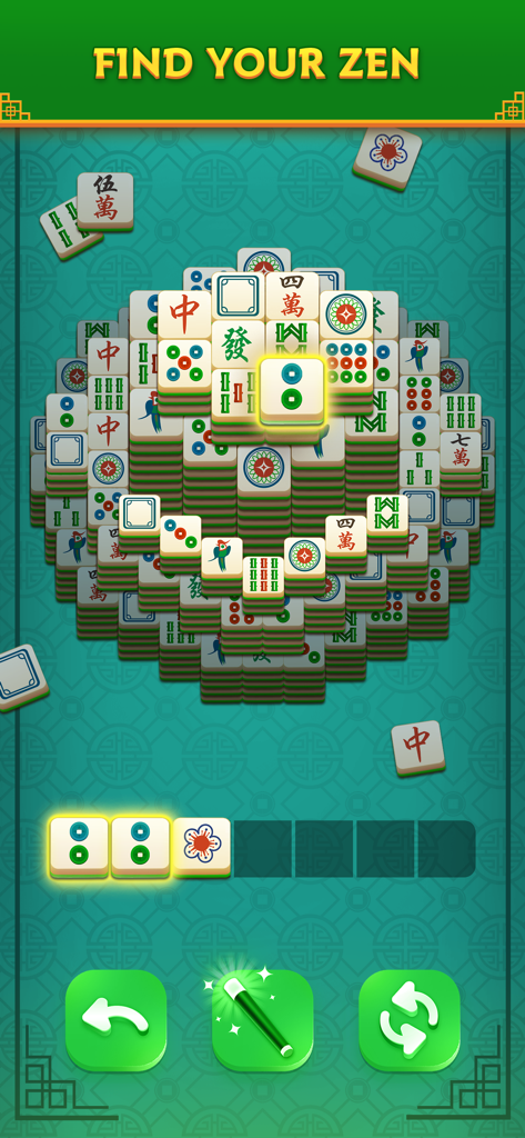 Tile Dynasty: Triple Mahjong - Gameplay-Screenshot des Rätsels Tile Dynasty Triple Mahjong mit einem Stapel traditioneller Kacheln und dem Text Finden Sie Ihr Zen