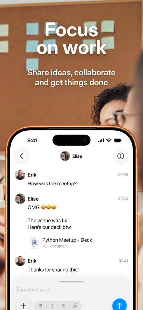 Schermata dello smartphone che mostra l'app BirdyChat for Work con una conversazione di chat professionale e condivisione di documenti