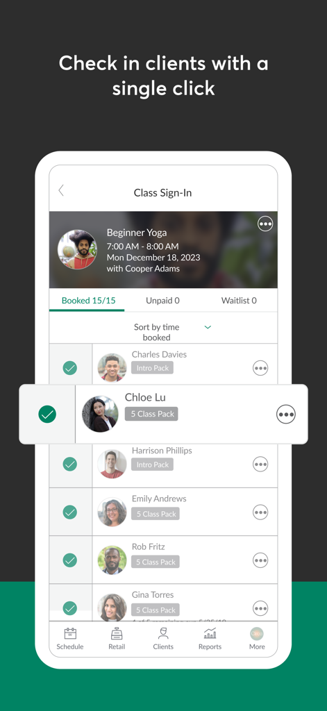 Mindbody Business - Interfaz de la aplicación Mindbody Business que muestra una lista de registro para una clase de yoga con nombres de clientes y estado de registro