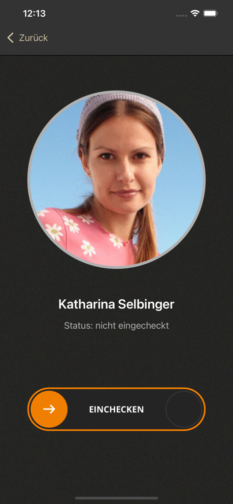 MATOOL®  checkin - Pantalla de perfil de usuario en la aplicación MATOOL checkin que muestra un botón de check-in y estado