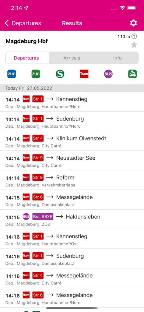 Abfahrtstafel in der INSA-App, die Straßenbahn- und Busrouten für den Hauptbahnhof Magdeburg zeigt