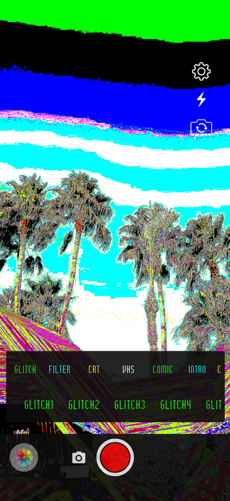Glitchshop - Glitch Aesthetic - Interface de l'application Glitchshop montrant un effet glitch VHS vibrant sur des palmiers
