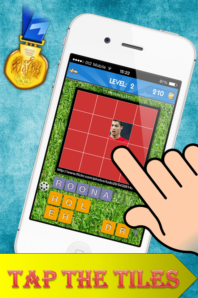 El Clasico Legends Quiz 2013/2014 - Top 11 Dream League Soccer Teams of UEFA football History - ユーザーがタイルをタップして隠された写真を明らかにするサッカー選手雑学クイズゲームのゲームプレイ画面