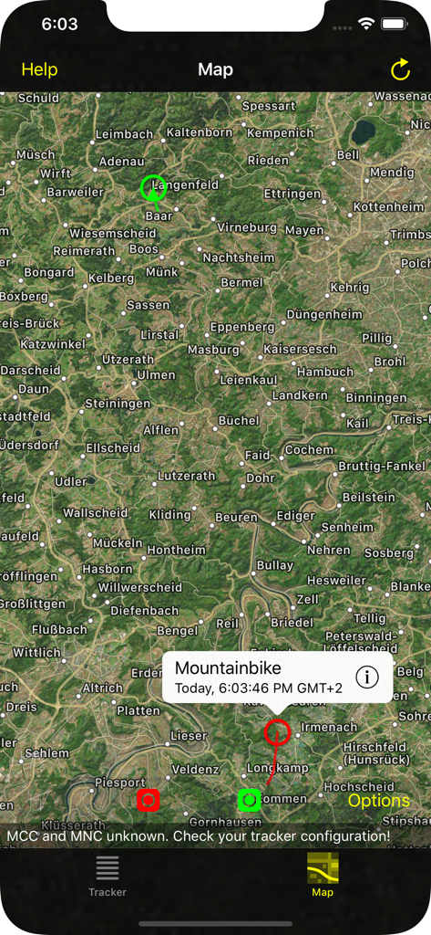 GPS Tracker Tool - Interfaccia dell'app Strumento Tracker GPS che mostra una mappa satellitare con la posizione di una mountain bike tracciata