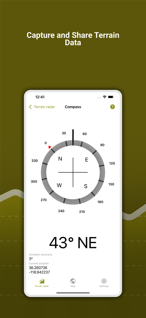 Interface de bússola digital no aplicativo Terrain Radar exibindo 43 graus nordeste e coordenadas geográficas