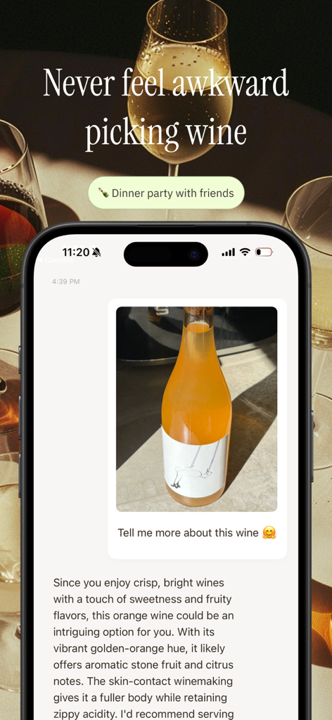 Remi: Wine for Fun People - ディナーパーティーのために、オレンジワインボトルを特定し、その風味プロファイルを説明するレミアプリのチャットインターフェース。
