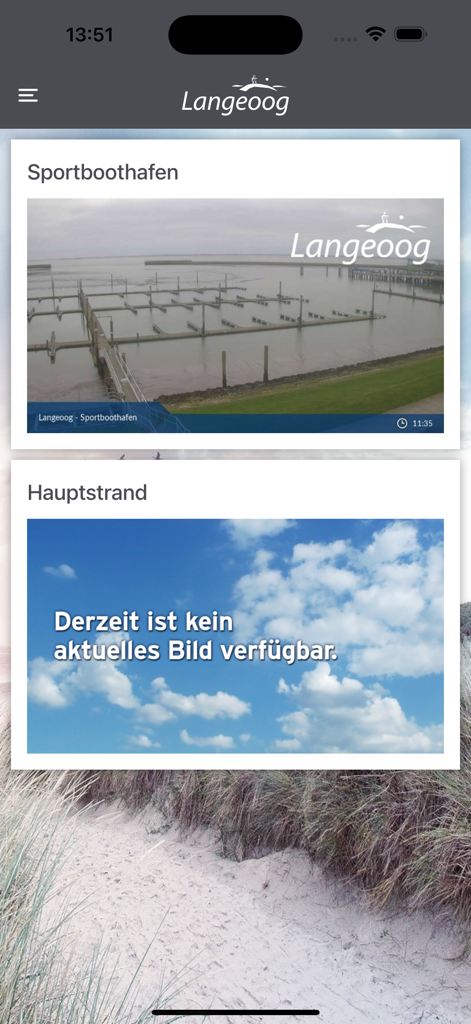 Langeoog - die offizielle App - Screenshot der offiziellen Langeoog-App, der Live-Webcam-Ansichten für den Yachthafen und den Hauptstrand zeigt.