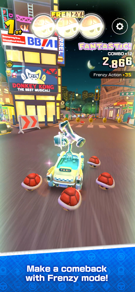 夜の都市回路でフィーバーモードのキャラクターが登場するマリオカートツアーのゲームプレイ。赤甲羅を使用。