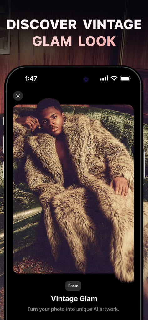 Visify - AI Photo Enhancer - Interfaccia dell'app Visify che mostra un uomo in un cappotto di pelliccia che utilizza lo stile fotografico AI Vintage Glam