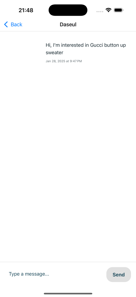 Cachet App - In-App-Chat zwischen einem Benutzer und einem Markenbotschafter bezüglich eines luxuriösen Gucci-Pullovers.