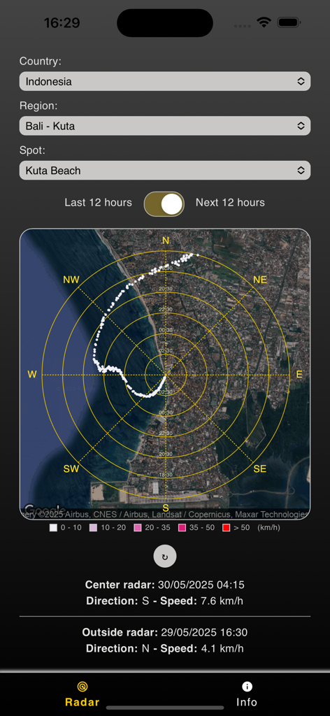 WindRose - Captura de pantalla de la aplicación WindRose que muestra un gráfico de radar de evolución del viento superpuesto en un mapa de la playa de Kuta en Bali.