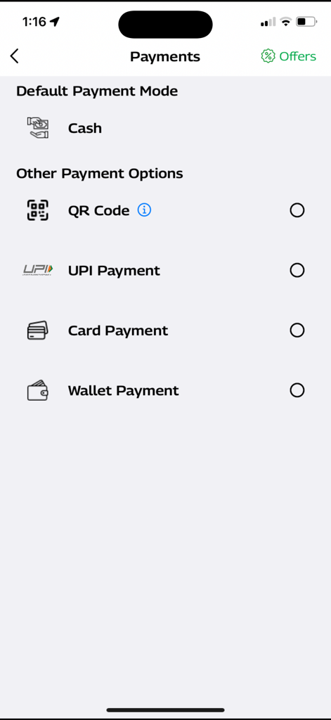 Meru Cabs-Local and Outstation - Pantalla de la aplicación móvil Meru Cabs que muestra opciones de pago que incluyen código QR de efectivo, UPI y pagos con tarjeta
