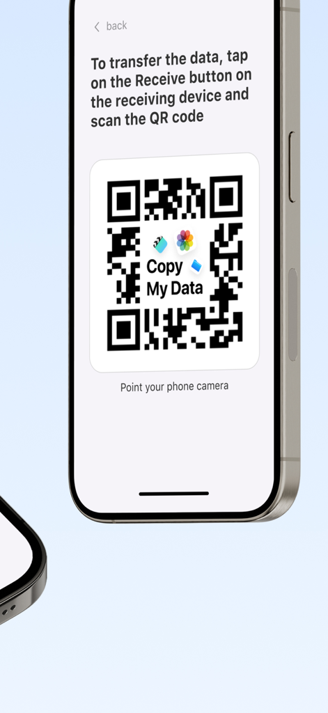 Copy My Data - Mobile Transfer - Copy My Dataアプリを使用して、安全なデータ転送用のQRコードが表示されたiPhone画面。