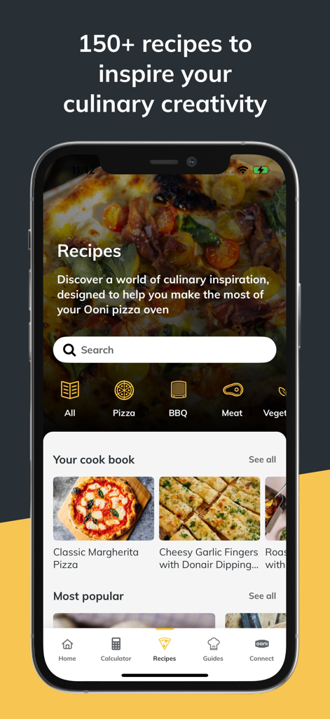 Interface de l'application Ooni affichant une barre de recherche pour les recettes et un livre de cuisine personnel avec des photos de pizza margherita et de bâtonnets à l'ail