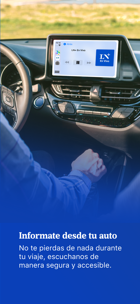Interfaz de la aplicación de LA NACION en la pantalla de un coche usando Apple CarPlay.