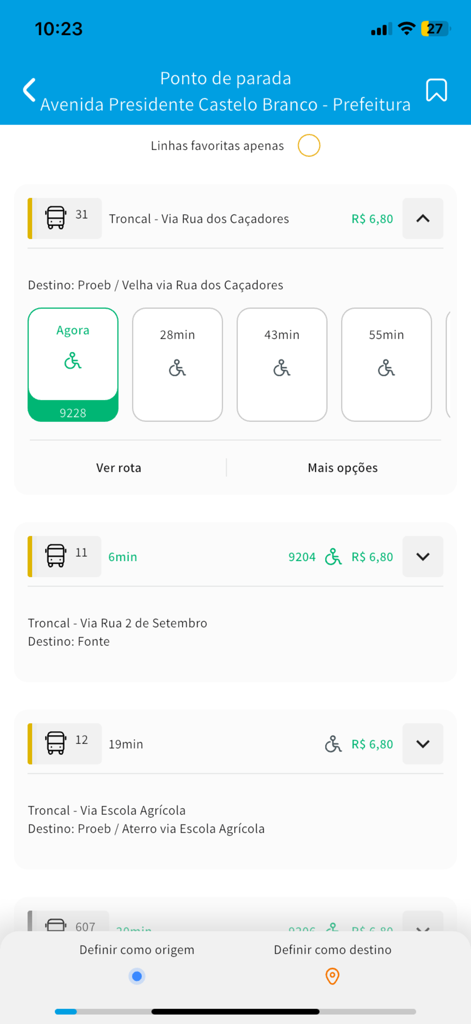 BluMob - BluMob app interface showing real-time bus arrival schedules and route details for a transit stop in Blumenau