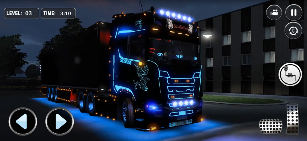 Truck Games Euro Truck Driving - Camión cisterna negro con luces de neón azules por la noche en un juego de conducción.