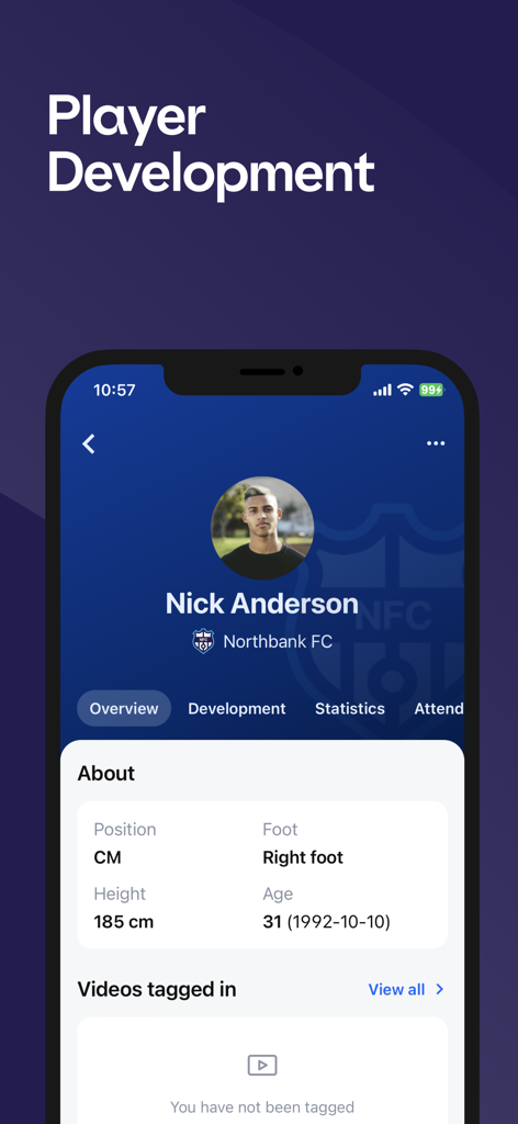 360Player - Un écran mobile de l'application 360Player montrant un profil d'athlète pour le développement du joueur, y compris les statistiques physiques et les faits saillants vidéo.