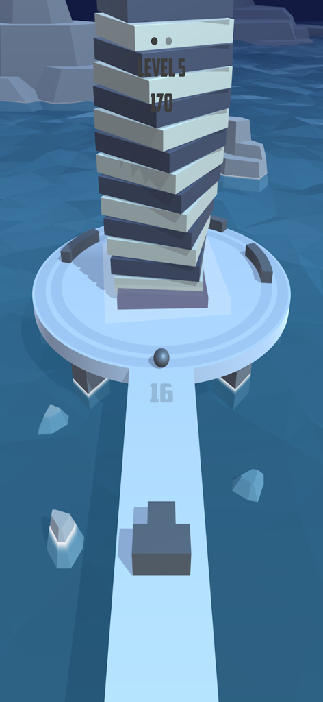 Fire Balls 3D - Fire Balls 3Dのゲームプレイ。回転するプラットフォームに囲まれた水の上にあるブロックの背の高いスタックを狙うボールシューターが表示されています。