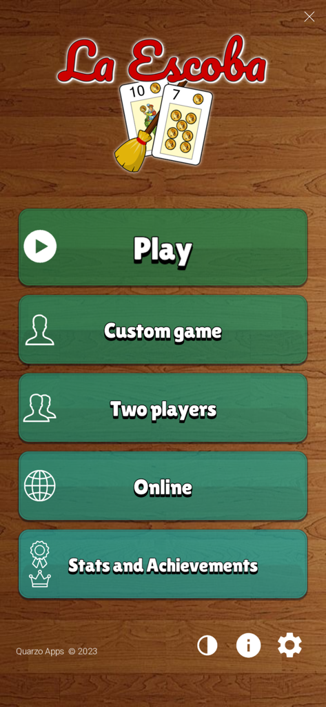 Menú principal de la aplicación móvil La Escoba mostrando opciones de juego como Jugar y Online sobre un fondo de madera