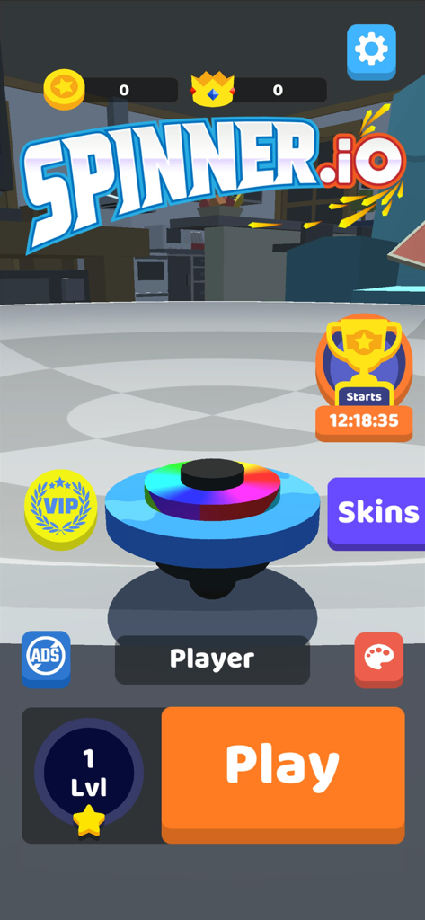 Menu principale del gioco Spinner.io che mostra uno spinner arcobaleno personalizzabile e il pulsante di gioco