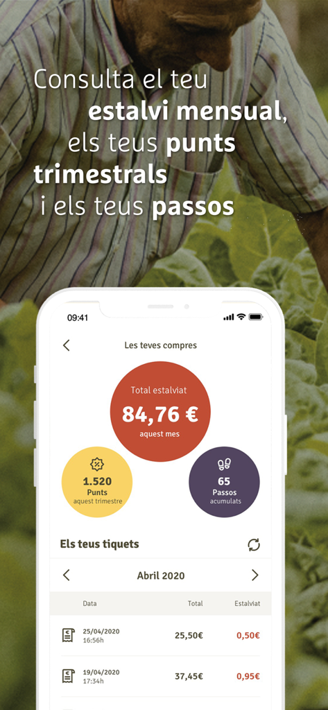 Ametller Origen mobile app interface displaying monthly savings, quarterly loyalty points, and accumulated fitness steps.