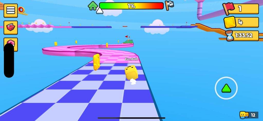 Un personnage cube jaune naviguant sur un parcours d'obstacles coloré à damier dans Rainbow Obby.