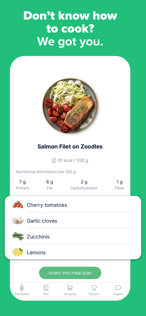 feastrアプリのインターフェース。ズッキーニ麺に乗せたサーモンのレシピが表示され、栄養情報と材料が示されています。