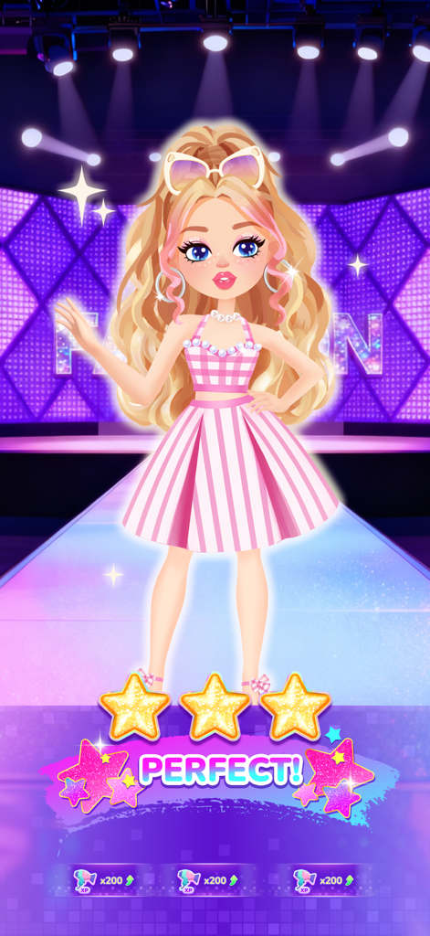 Aha Makeover-Beauty Salon Game - A stylized girl avatar in a pink outfit on a fashion runway with a perfect score