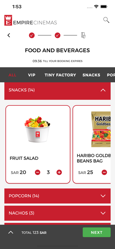 Empire Cinemas - Pantalla de pedido de alimentos y bebidas de la aplicación Empire Cinemas, que incluye snacks y ensalada de frutas