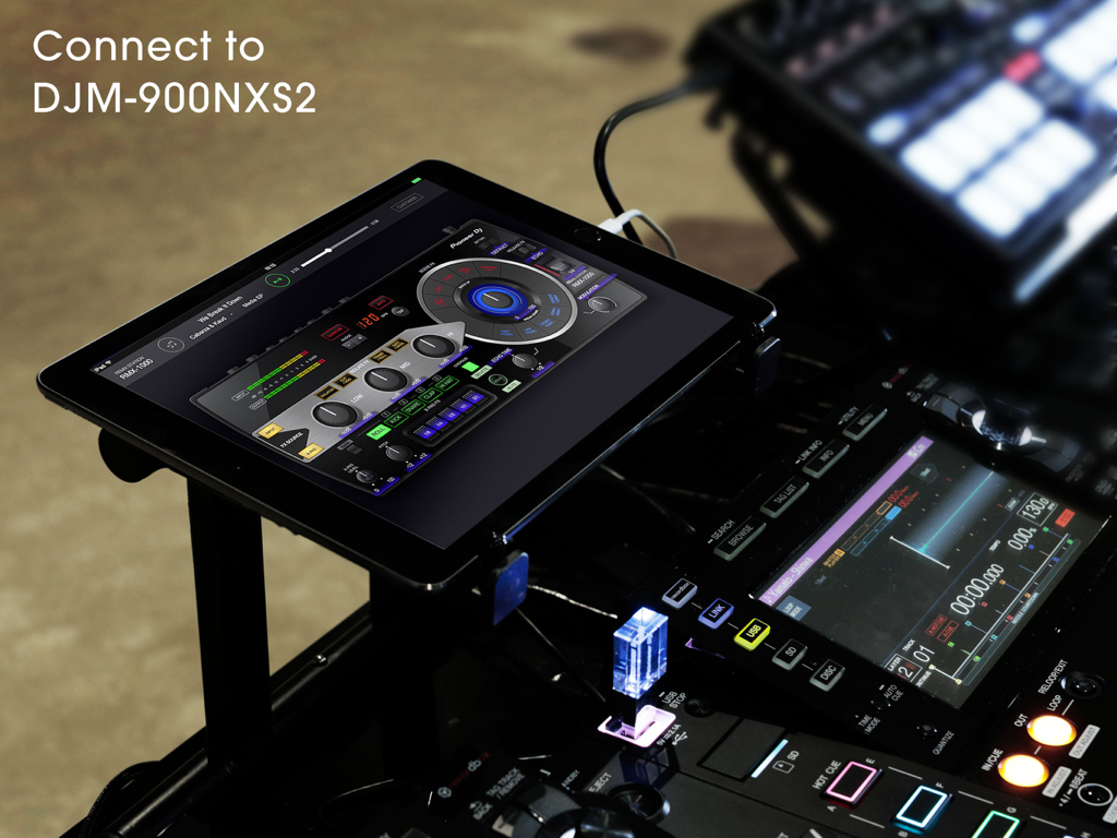 RMX-1000 für das iPad, angeschlossen an einen Pioneer DJM-900NXS2 Mixer für professionelle DJ-Performances.