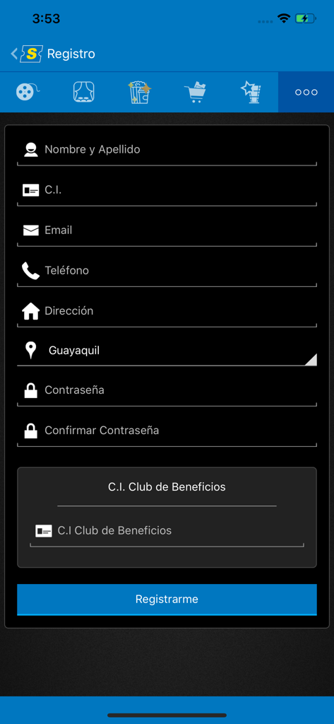 Supercines - User registration form for the Supercines mobile app including fields for personal info and loyalty club ID.