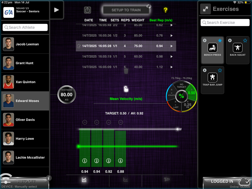 GymAware V2 - Tableau de bord iPad GymAware V2 montrant les métriques de performance des athlètes et les données d'entraînement basées sur la vitesse.