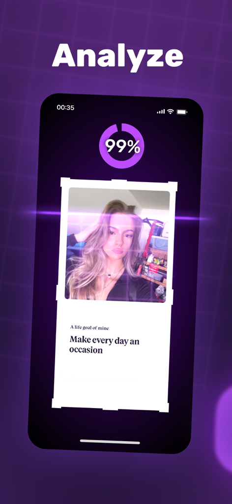 Flirt AI: Texting Assistant - Application Flirt AI analysant une capture d'écran de profil de rencontre pour fournir des amorces de conversation