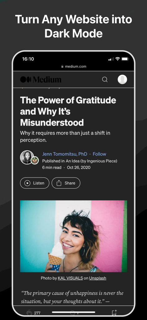 iPhone, das eine Website anzeigt, die mit der ShadeView-Erweiterung in den Dunkelmodus umgewandelt wurde