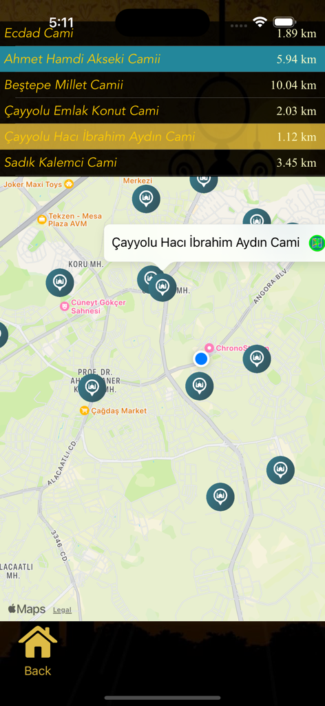 Interface cartographique montrant les mosquées à proximité avec une liste de noms et de distances en kilomètres
