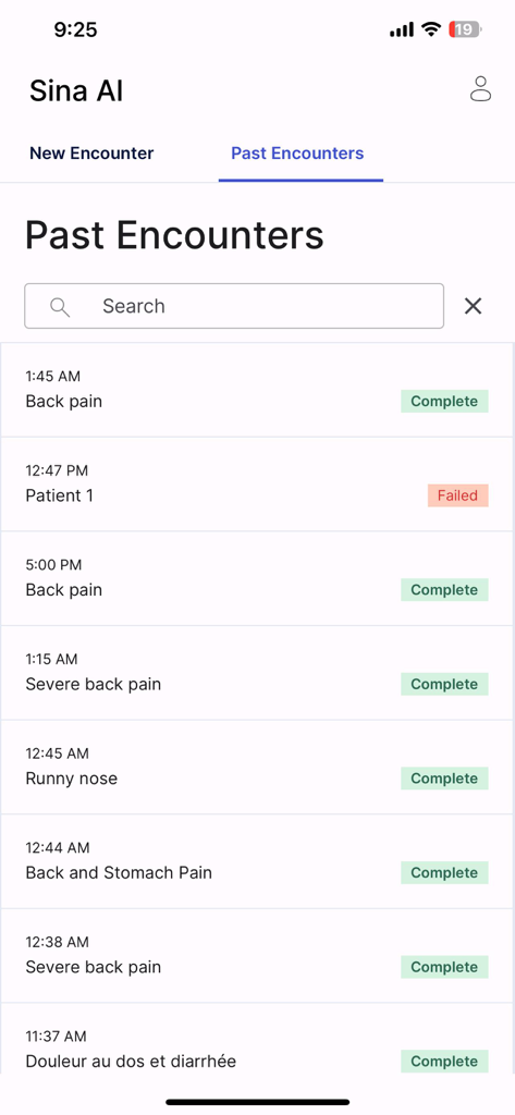 Sina AI - Eine Liste vergangener medizinischer Patientengespräche in der Sina AI App, die Patientensymptome und Statusanzeigen zeigt