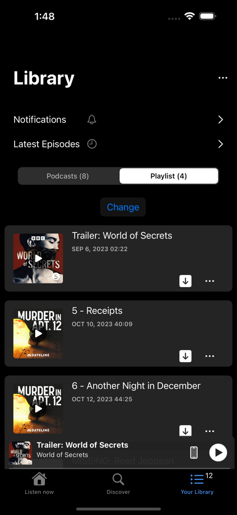 Der Bibliotheksbildschirm in der Pods App, der eine kuratierte Playlist von Podcast-Episoden, einschließlich True-Crime-Geschichten, anzeigt.