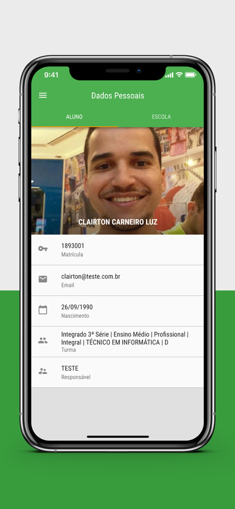 Aluno Online SEDUC-CE - A mobile screen showing a student's personal details including name registration and class information in the Aluno Online SEDUC-CE app