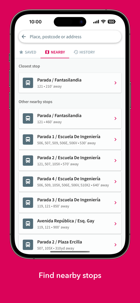 Santiago Bus Checker - Pantalla de la aplicación Santiago Bus Checker que muestra una lista de paradas de autobús cercanas con distancias y números de ruta en Santiago